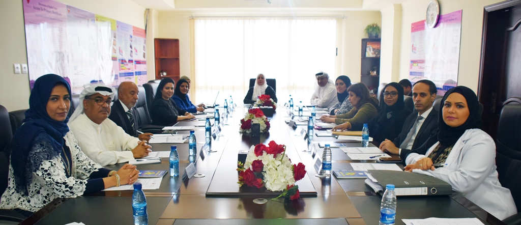 اللجنة الوطنية لمكافحة الأمراض المزمنة تبحث تعزيز الجهود المشتركة لخفض نسب الأمراض ومضاعفاتها بمملكة البحرين