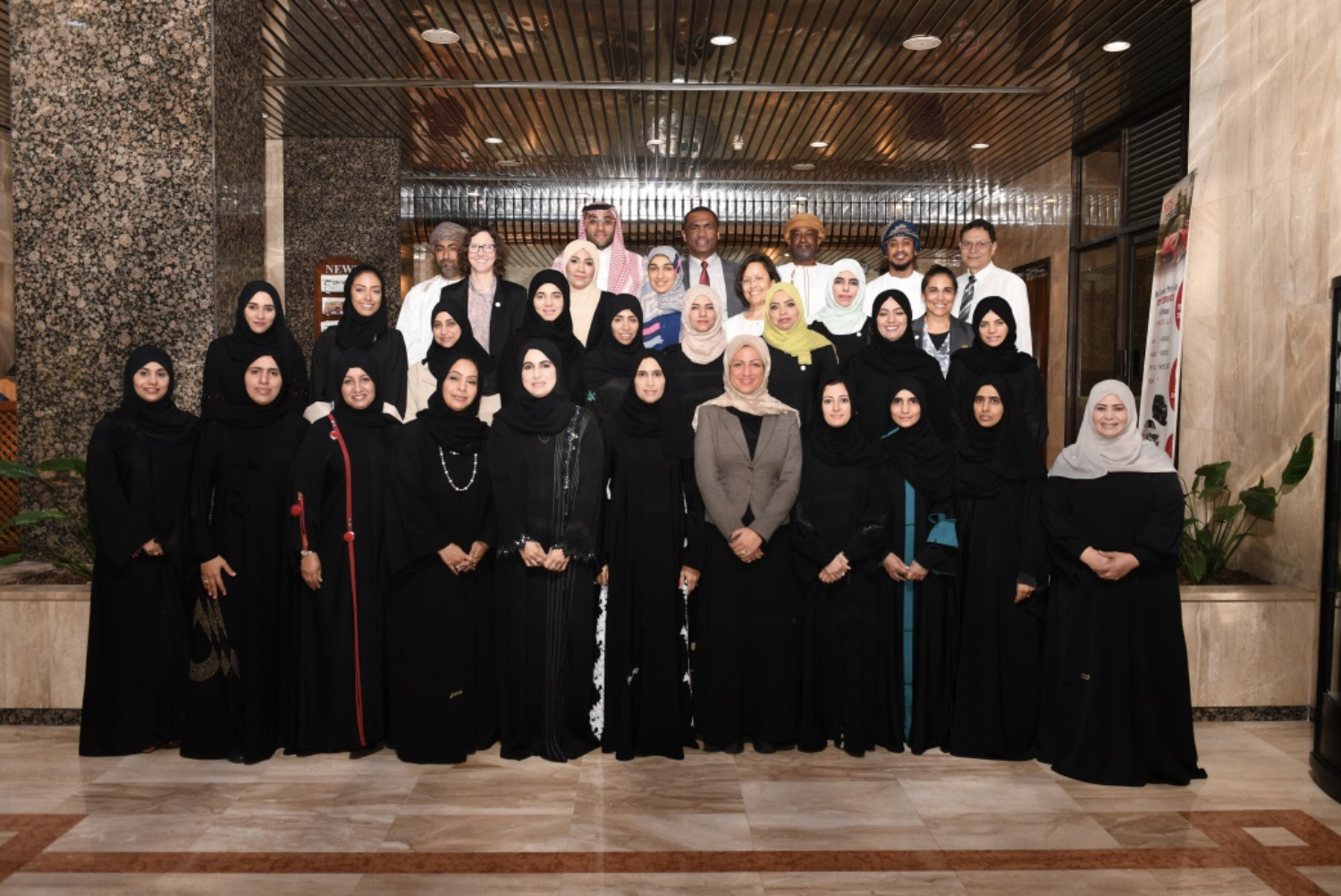 ادارة الصحة العامة وادارة تعزيز الصحة تشاركان في الدورة التدريبية حول النشاط البدني والصحة بسلطنة عمان