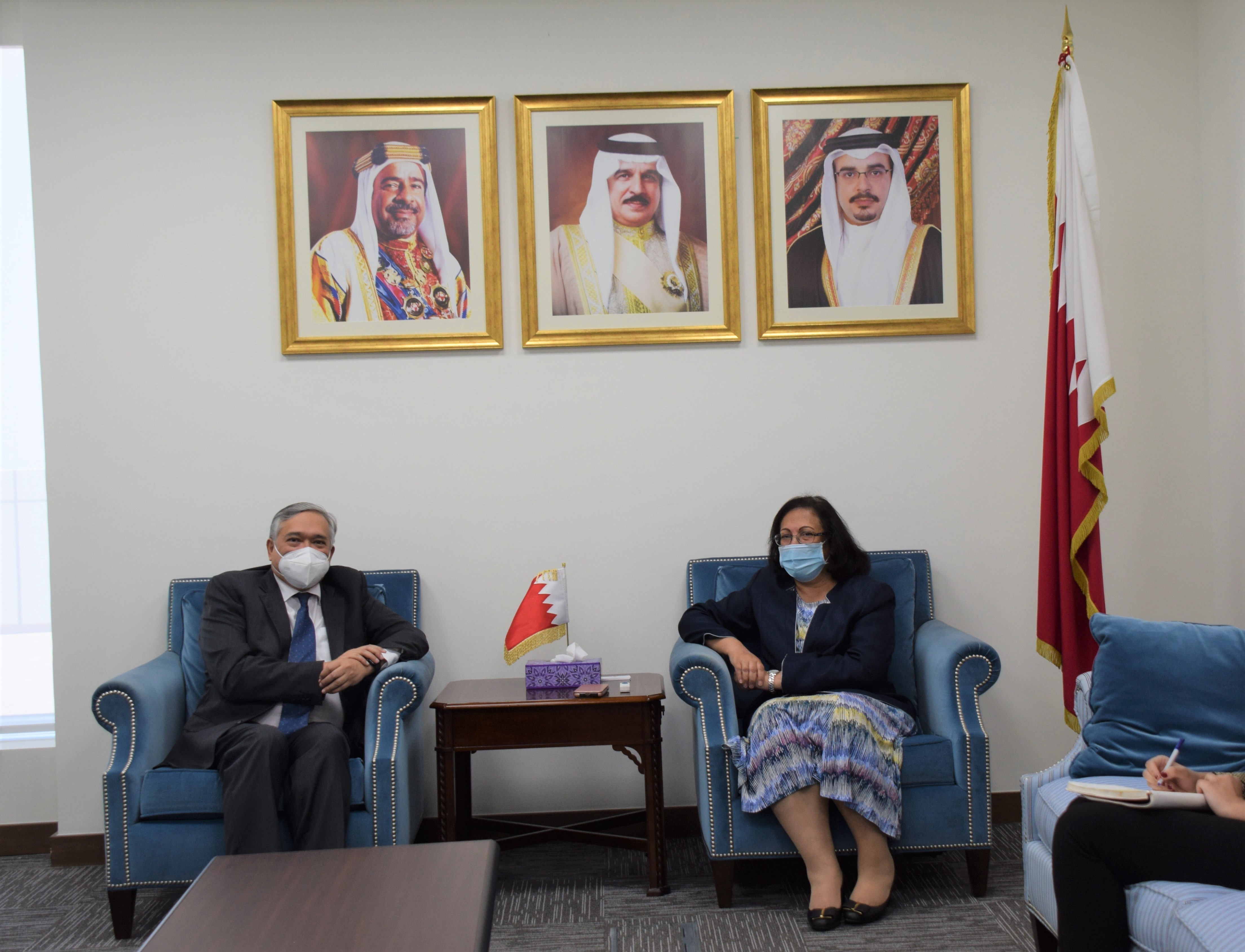 الوزيرة "الصالح" تستقبل سفير جمهورية الفلبين لدى مملكة البحرين بمناسبة انتهاء فترة عمله