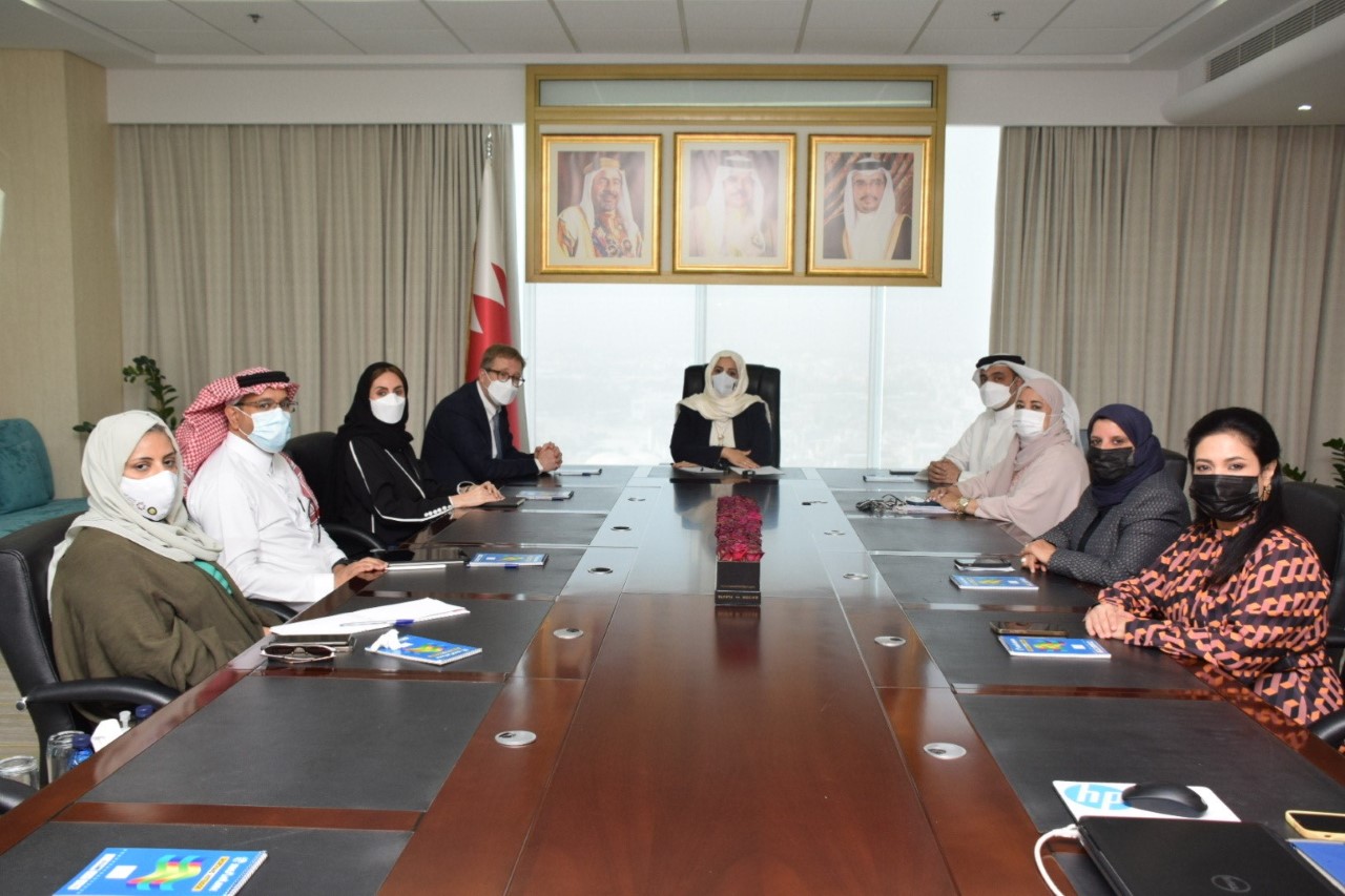 وزيرة الصحة تستقبل الرئيس التنفيذي للمركز الخليجي للوقاية من الأمراض ومكافحتها