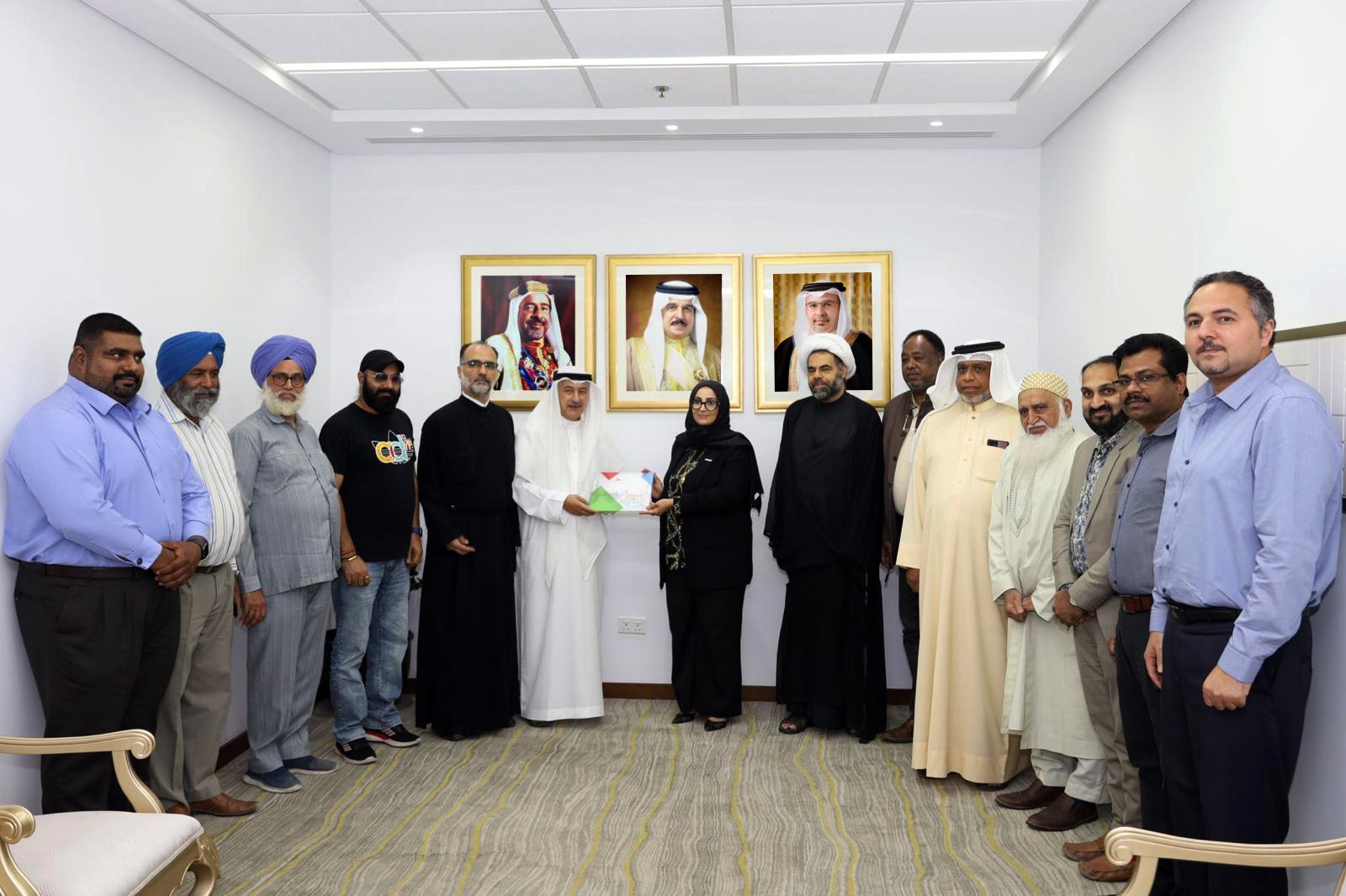 وزيرة الصحة تستقبل رئيس مجلس إدارة جمعية البحرين للتسامح وتعايش الأديان
