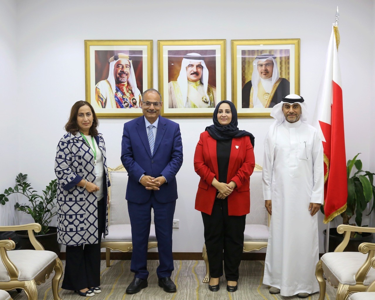وزيرة الصحة تبحث استعدادات مملكة البحرين لاستضافة المؤتمر والمعرض العربي الألماني للصناعات الدوائية والمستلزمات الطبية في العام 2023