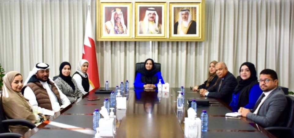 وزيرة الصحة تستقبل رئيسة مجلس إدارة جمعية الصيادلة البحرينية