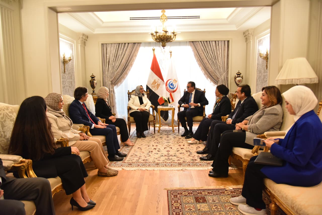 في إطار المؤتمر العالمي للسكان والصحة والتنمية البشرية بالقاهرة.. وزيرة الصحة تحضر لقاء رئيس وزراء مصر وتعقد عدد من اللقاءات مع وزراء الصحة من الدول المشاركة